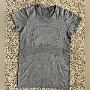lululemon athletica Gray Short Sleeve Tee